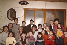 ‘도시 빈민의 벗’ 제정구 의원 20주기 추모