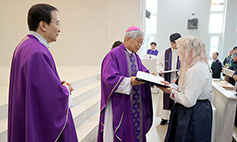 대전 대사동본당 107명, 성지 완주 축복장 받아