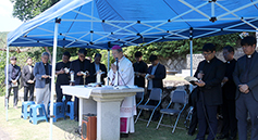 수원교구, 성직자 묘지 이전 ‘공동 면례 예식’